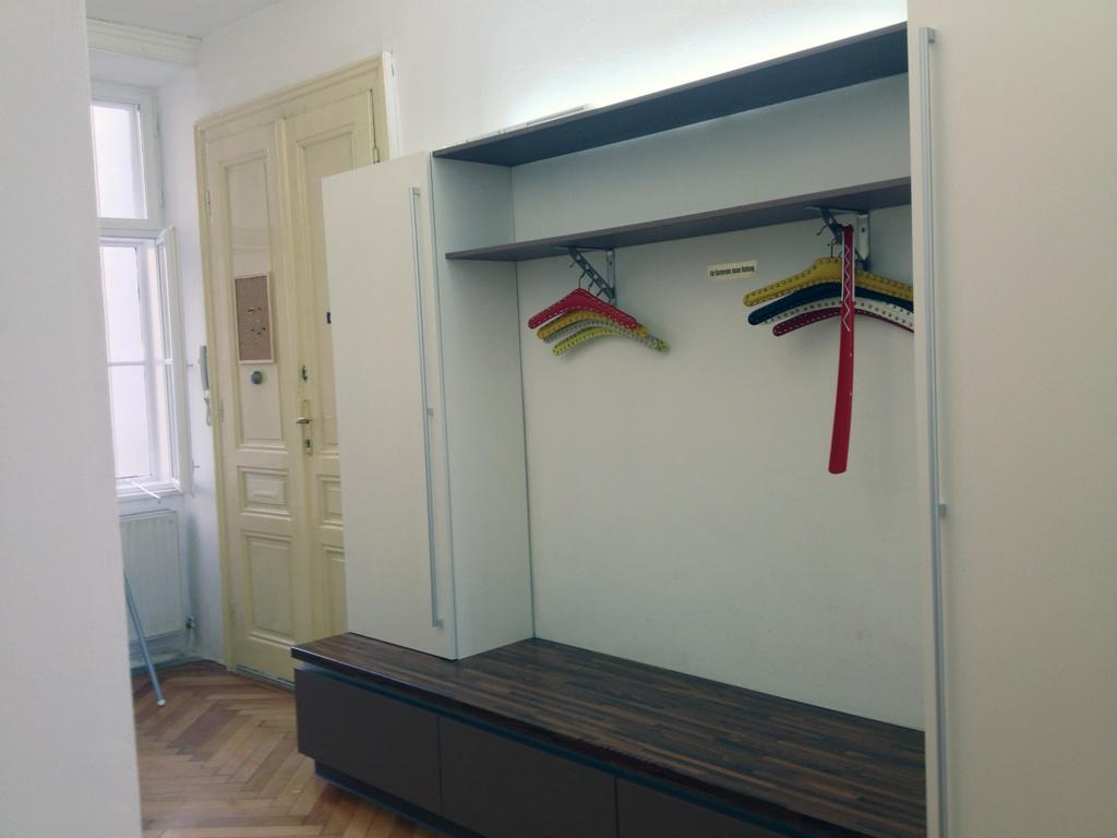 Big Vintage Style Flat Near Schonbrunn Apartment เวียนนา ภายนอก รูปภาพ