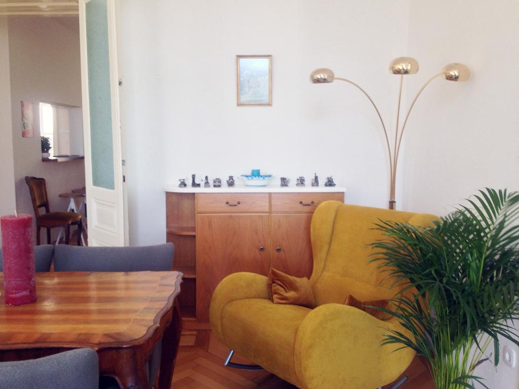 Big Vintage Style Flat Near Schonbrunn Apartment เวียนนา ภายนอก รูปภาพ