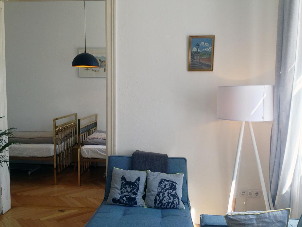 Big Vintage Style Flat Near Schonbrunn Apartment เวียนนา ภายนอก รูปภาพ